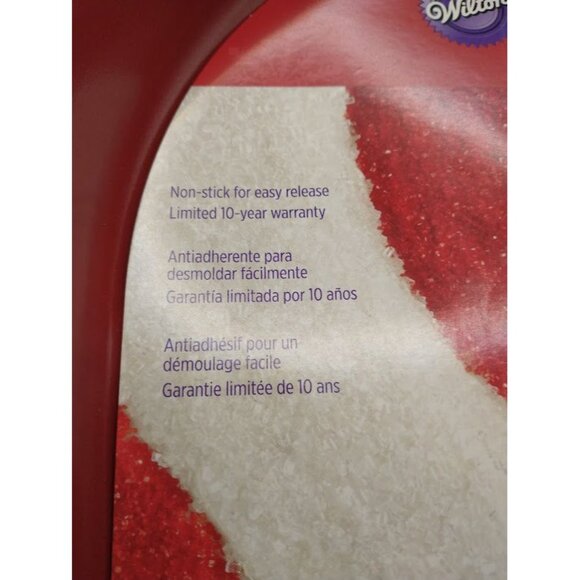 Wilton Non-Stick Cake Pan & Holiday Mini Cutter Set - Picture 6 of 10